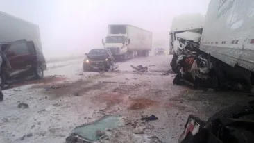 Furtuna de zăpadă din centrul şi nordul SUA a provocat un mort şi sute de zboruri anulate