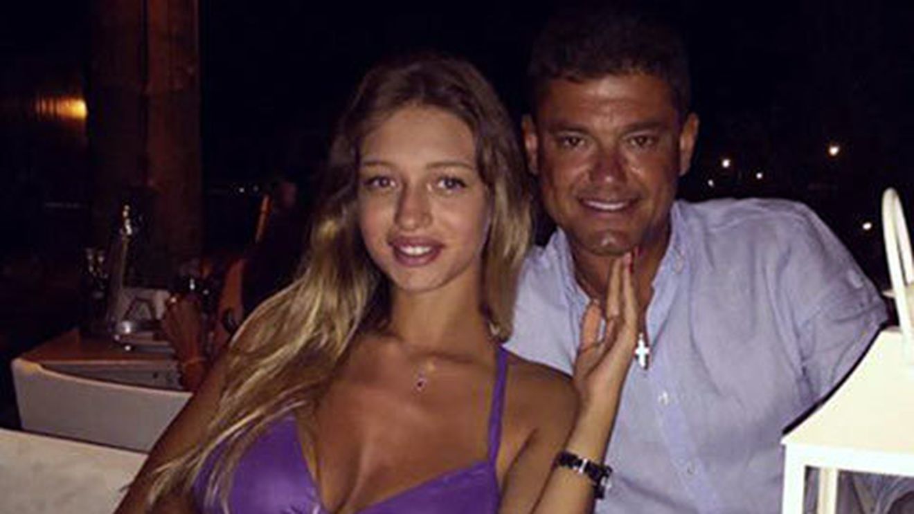 După bătaia din urmă cu trei săptămâni de la ”Caelia”, Cristi Boureanu a recidivat într-un alt restaurant din Mamaia. A lovit barmanul cu paharul în cap şi l-a lăsat lat! Politicianul s-a enervat pentru că angajatul localului i-a vorbit la pertu. Barmanul şi-a scos certificat medico-legal de la IML şi ameninţă cu procesul. ”Era obraznic cu toată lumea de acolo, dar…”, a povestit politicianul pentru CANCAN.ro