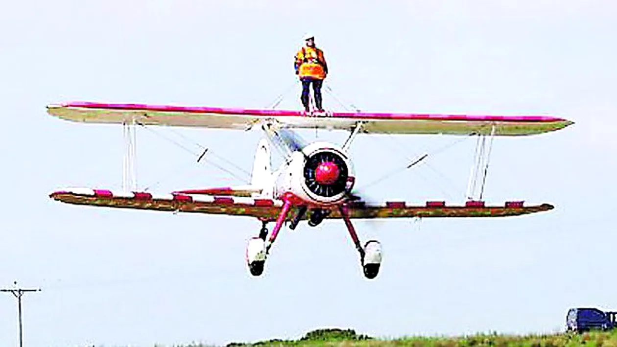 Pe aripa avionului la 84 de ani