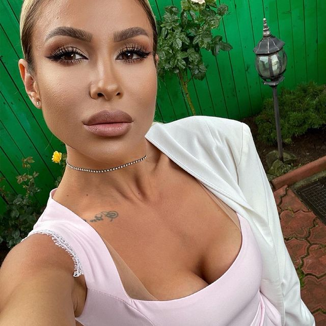 Ana Maria Cuzdrioreanu, patroana sexy de la Victorița Pescărița / Sursă foto: Instagram