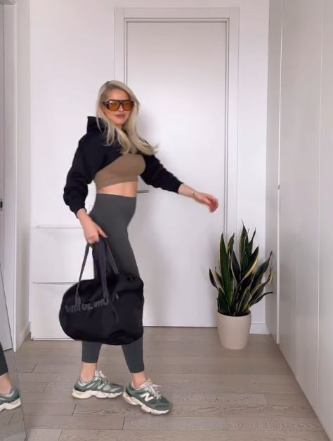 Cum arată apartamentul de lux în care locuiește Carmen Grebenișan! Influencerița a schimbat macazul: „M-am lăsat de stilul industrial”