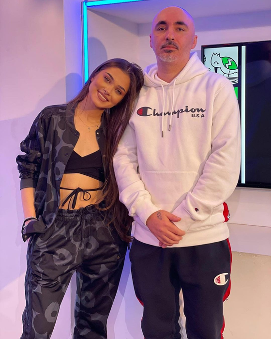 Theo Rose alături de Cabron/ Sursă foto: Instagram.com