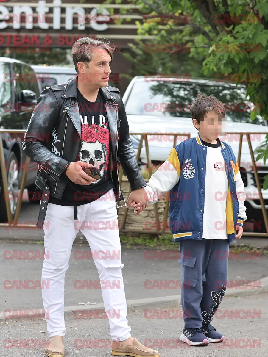 Syda, alături de fiul său, Traian