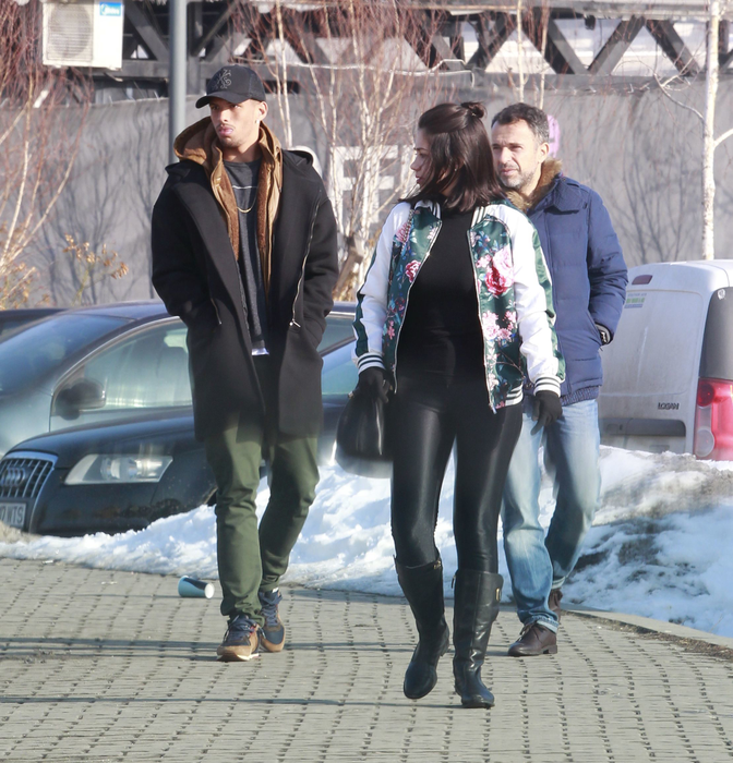 Rivaldinho, Gabriela şi prietenul lor au "alertat" tot mall-ul, apoi au luat la rost taximetriştii care parcaseră în faţa clădirii, sperând să recupereze portofelul buclucaş.