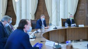 Ședință la Cotroceni privind măsurile de gestionare a pandemiei de COVID-19