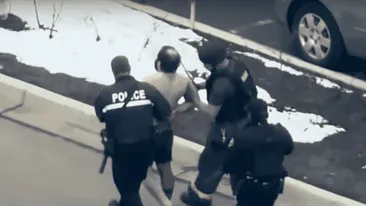 Crime în lanț. Un bărbat înarmat a intrat într-un supermarket și a ucis zece oameni