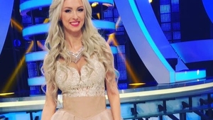 În alţi ani îşi căuta ţinute pentru ea, acum a trecut pe locul doi! Cum îşi îmbracă Andreea Bălan fetiţa la primul ei Revelion