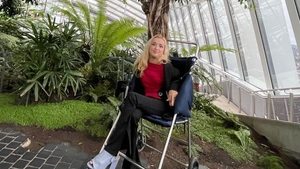 Povestea emoționantă a tinerei cu dizabilități: ”Am scris această carte cu gura și cu nasul!” Detalii incredibile