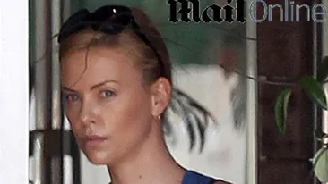 Tatal lui Charlize Theron a fost impuscat de mama acesteia! Actrita a fost de fata!