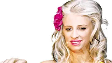 A dat peste cap cateva pahare de tarie si a prins curaj! Sanzi s-a sarutat in club cu Lucian Becali!