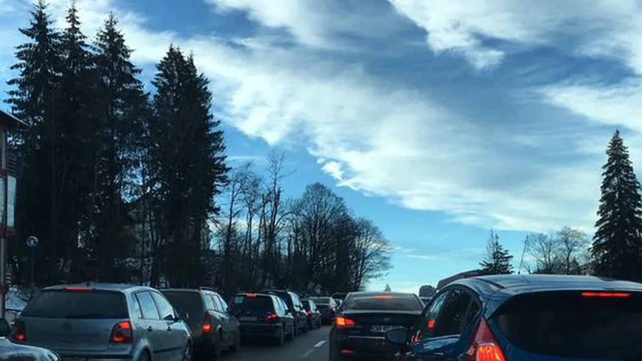 Accident la ieșirea din Predeal! Șapte persoane, între care doi copii, au fost rănite