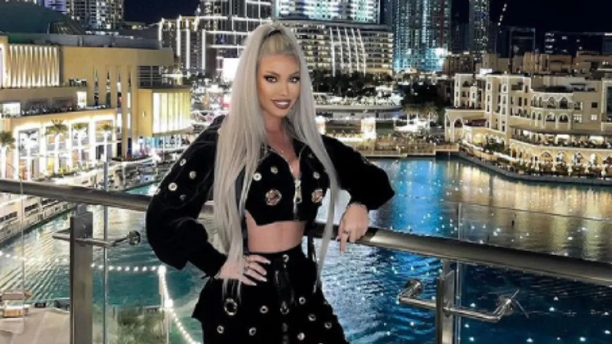 Loredana Chivu, imagine de infarct. Cum s-a afișat la balconul hotelului de lux din Dubai în care e cazată