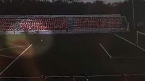 Scene cutremurătoare! Un fotbalist a fost lovit de fulger chiar în timpul antrenamentelor. Tânărul se află la spital în stare gravă