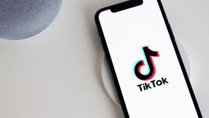 De ce recomandă SRI interzicerea TikTok-ului în România. Riscurile la care se supun utilizatorii