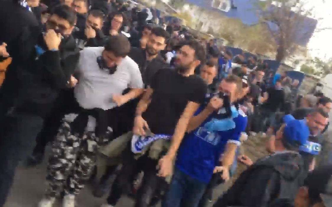 Violențe la Craiova, înainte de meciul  CSU II - FCU. Jandarmii au dat cu gaze lacrimogene