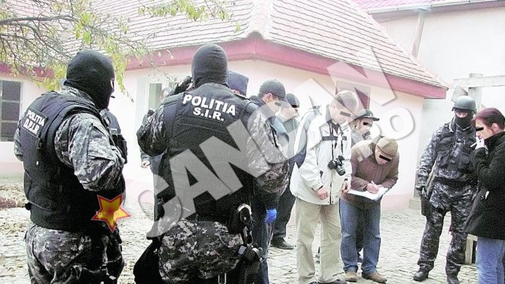 Hotii s-au specializat pe furtul obiectelor de patrimoniu, care ajung in Occident pe piata neagra a antichitatilor. Icoane de doua milioane de euro, cautate cu Interpolul