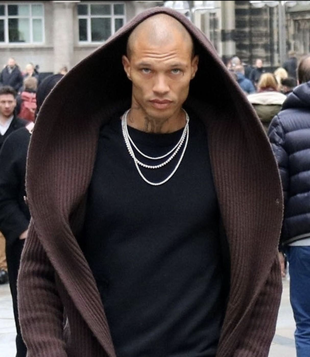 Cum arată și cu ce se ocupă acum, în 2024, cel mai sexy prizonier din lume. Jeremy Meeks are 40 de ani și 3 copii