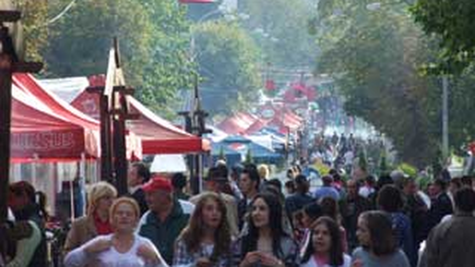 "Sinaia Forever", in fumul gratarelor si larma turistilor