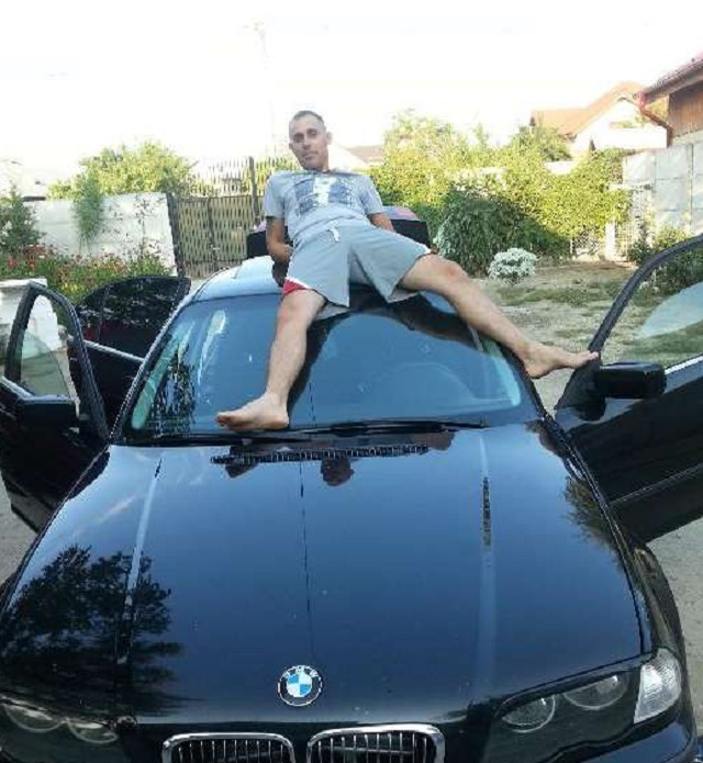 Anunţul acestui bucureştean a stârnit hohote de râs! Metoda inedită prin care vrea să-şi vândă BMW-ul