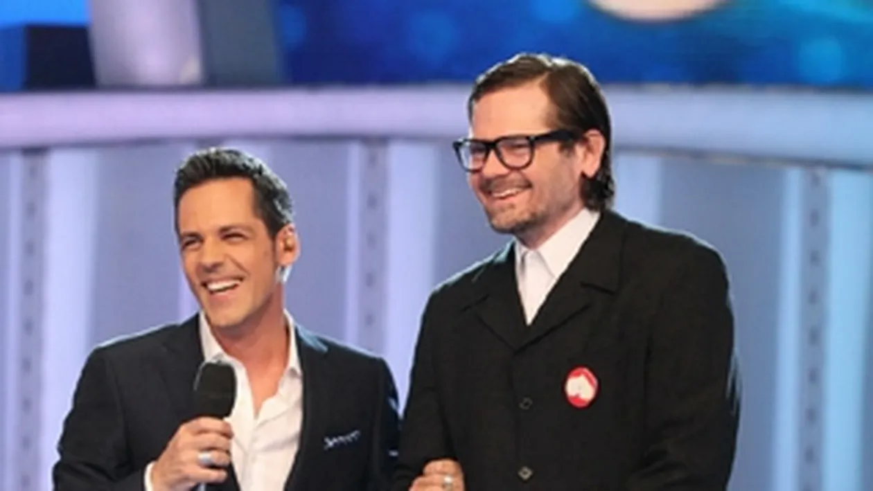 VIDEO Ce fata de pampalau are Florin Piersic costumat asa! Uite ce vestimentatie de tocilar a avut actorul!