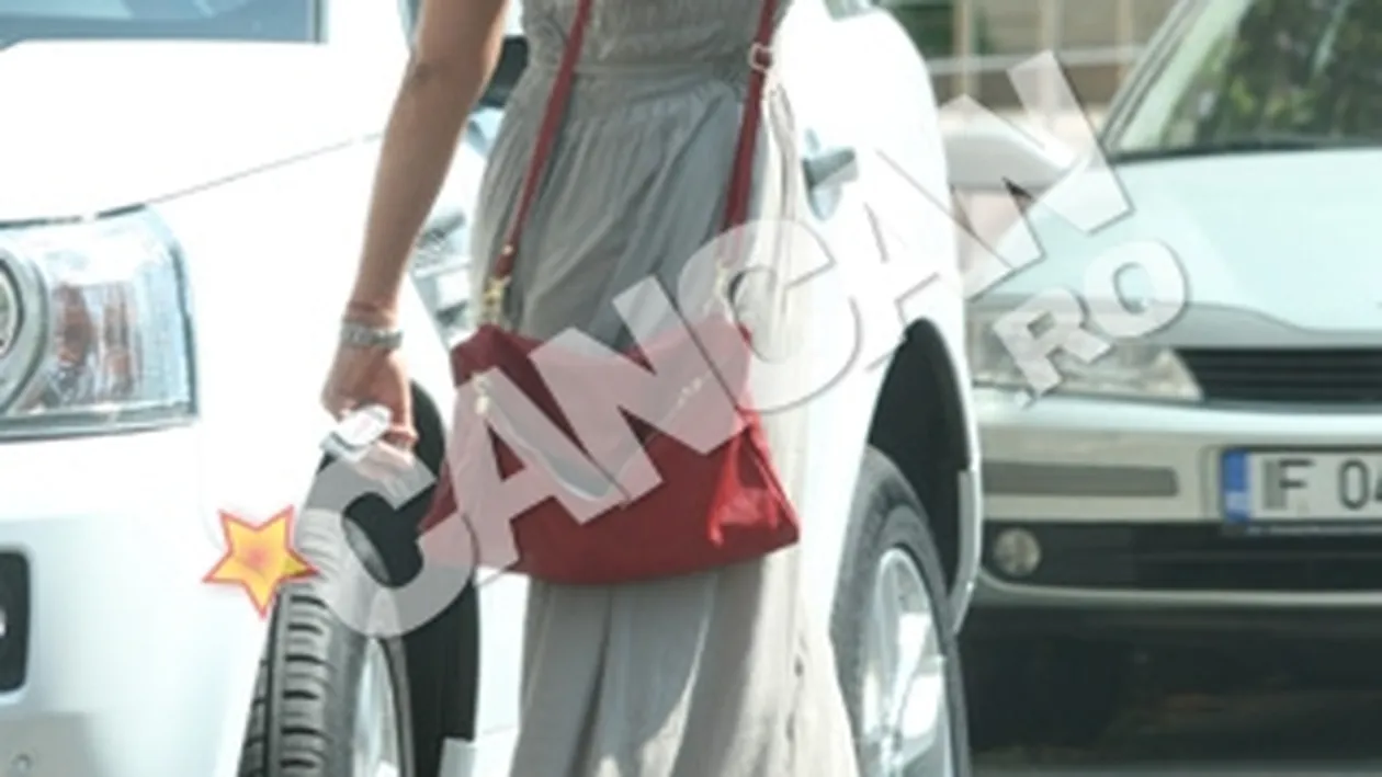 Iulia Vantur, mandra si in siguranta in noua sa masina. Totusi, i-a scapat un amanunt!