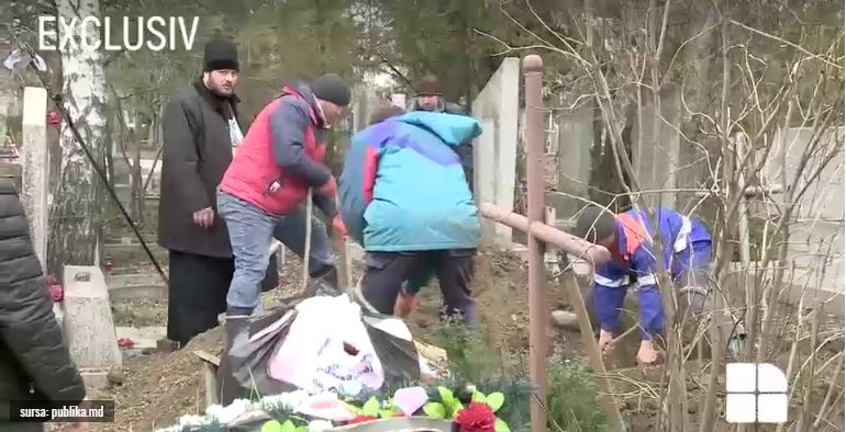 Primele imagini de la înmormântarea Anastasiei Cecati! Rudele și prietenii, împietriți de durere