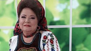 Unei celebre de muzică populară i s-a furat identitatea. Mesajele terorii: „Mi se reproșează faptul că-mi plac tinerii”