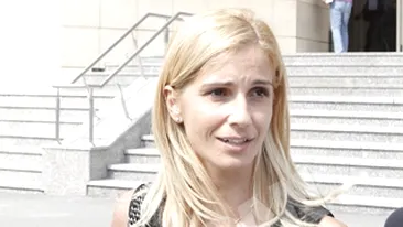 Sotia lui Truica este sfatuita de catre un duhovnic in legatura cu divortul!