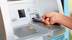 Cum a reușit o tânără din Iași să scape de pușcărie, după ce i-a golit cardul prietenei sale
