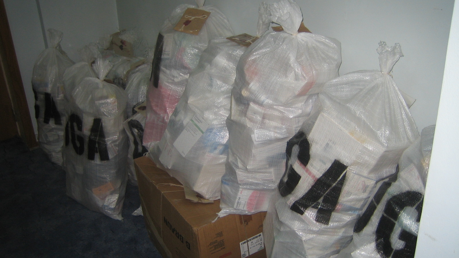 Arestati pentru falsificarea retetelor. Medicii si farmacistii au furat 3,3 milioane lei