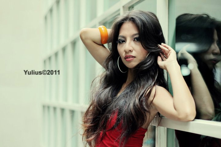 Kristina, fost fotomodel în Indonezia, cucerită de Mihai Tivodar pe Internet! Bruneta sexy a dat lovitura alături de soțul ei: “Nu știa să țină cuțitul în mână”. Cuplul i-a impresionat pe jurații de la Imperiul Leilor
