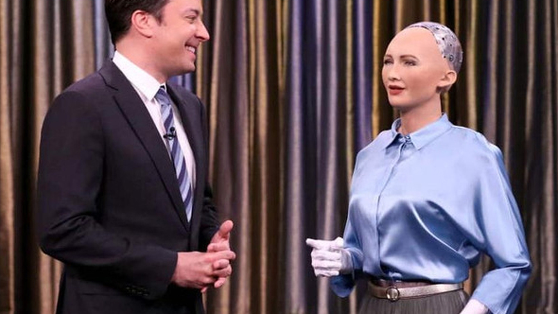 VIDEO! Sophia, primul robot din lume care a primit cetăţenie!