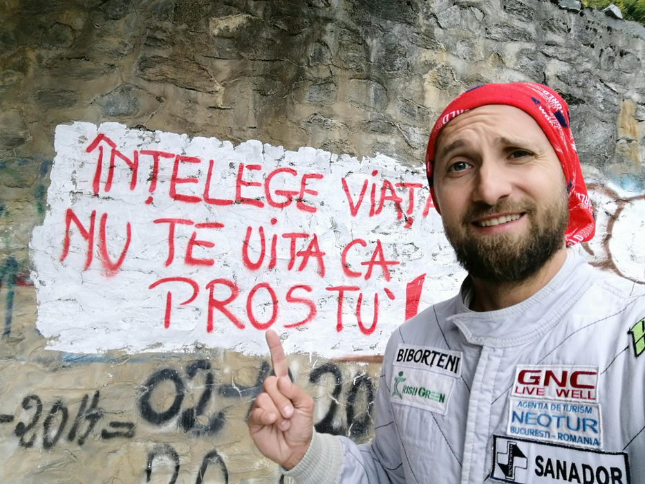 Dani Oţil îşi deschide “business cu trandafiri”! Ce condiţii a impus ca să poţi cumpăra de la el: “Vreau sa juri ca dupa ce v-aţi tras-o… “
