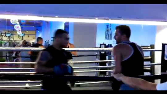 Ia lectii de box ca sa isi castige o reputatie buna in gasca! Se pregateste sa-l bata pana si pe Cheloo?!