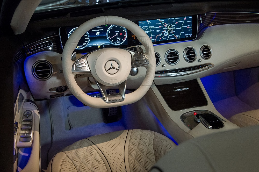 FOTO / Ion Ţiriac, primul posesor din lume al noului bolid Maybach S650 Cabriolet! Câţi bani a scos din conturi fostul tenismen