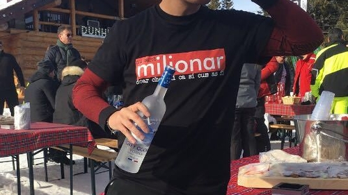 Intalnire cu Milionarul maine  la 12 00 pe Vespasian 59!