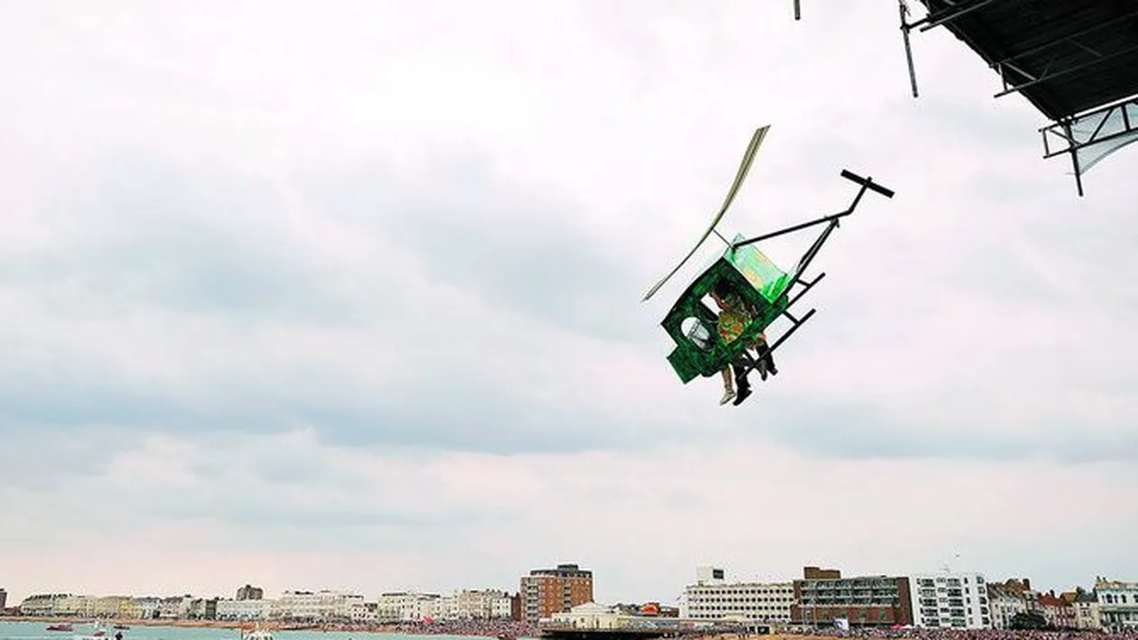 Ce busitura a luat o prezentatoare britanica!