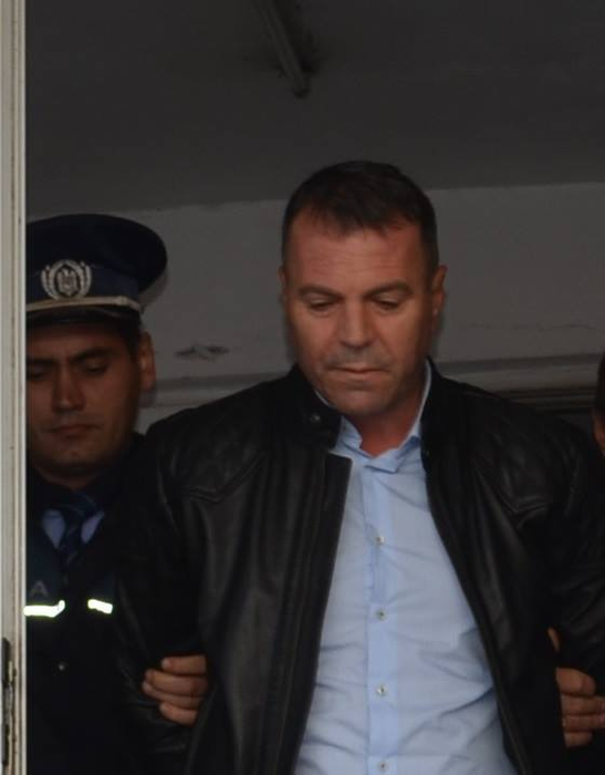 Celebrul Cristi, reţinut de poliţişti