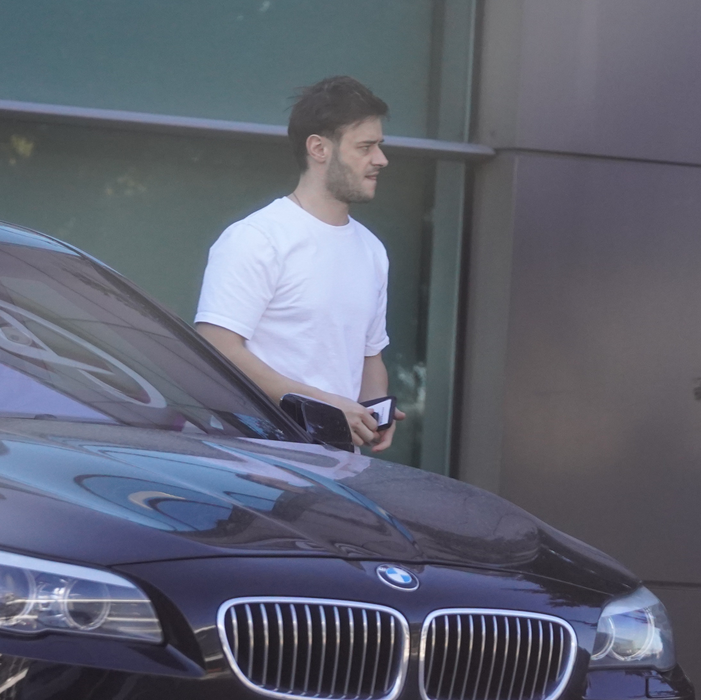 Dima Trofim, înainte de a intra în sediul Antenelor (Foto: CANCAN.RO)