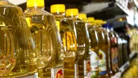 Ce a pățit o femeie, după ce a cumpărat o sticlă de 2 litri de ulei, din supermarket: Magazinul trebuie să plătească pentru asta