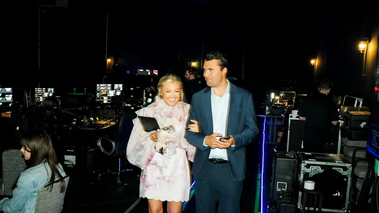 Povestea lor „perfectă” ascundea detalii cutremurătoare. Adevărul despre căsnicia lui Charlie Kirk