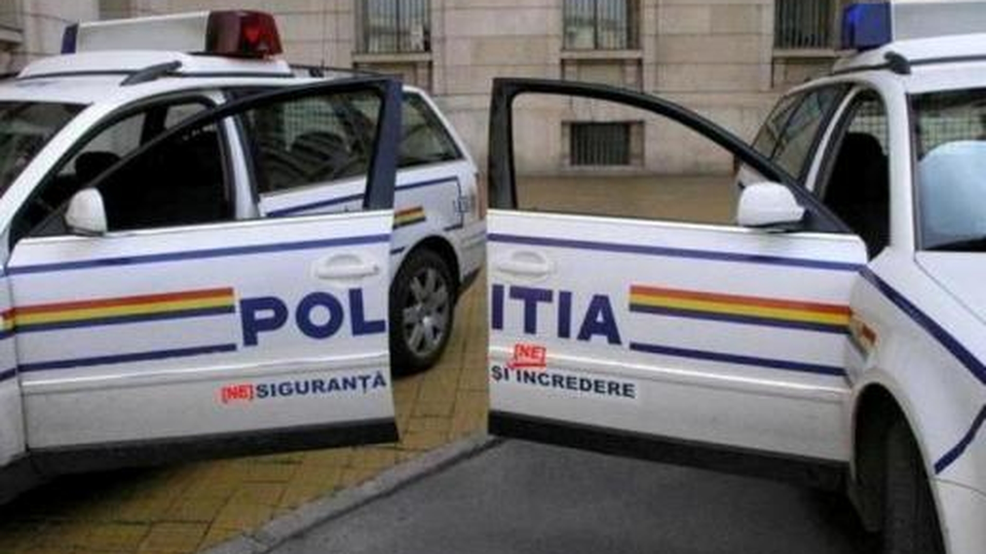 Scandal cu politisti! Un tanar sustine ca a fost rupt in bataie de oamenii legii
