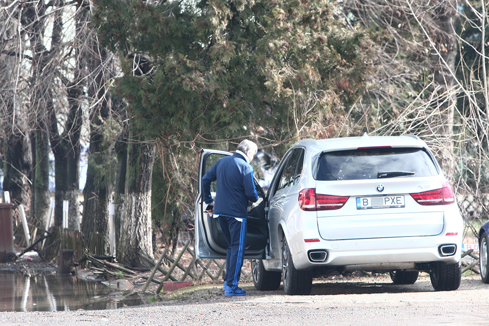 Primele imagini cu Ilie Năstase după ce Brigitte a intentat divorţul de el!