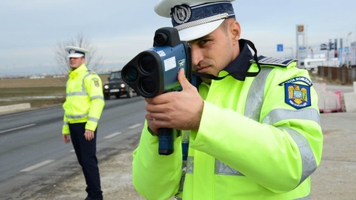 Buzău: Şofer prins când circula cu 213 kilometri la oră pe DN 2