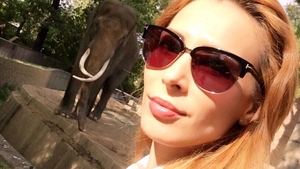 IULIA VÂNTUR, acompaniată de un bărbat necunoscut! Cine este cel care i-a stat alături la un eveniment monden