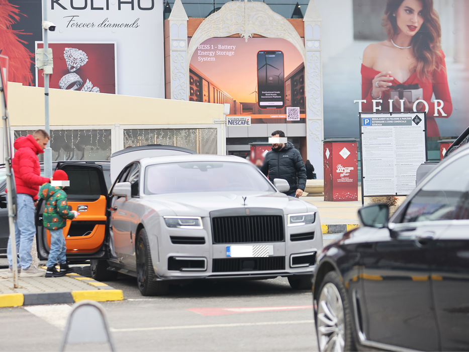 Patronul Fryday își răsfață familia în „jucăria” de 450.000 €. Fast-food-ul merge, luxul se vede