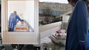 Preotul Spitalului Judeţean de Urgenţă Craiova suferă alături de bolnavii de COVID. "În ATI e ca în iad"