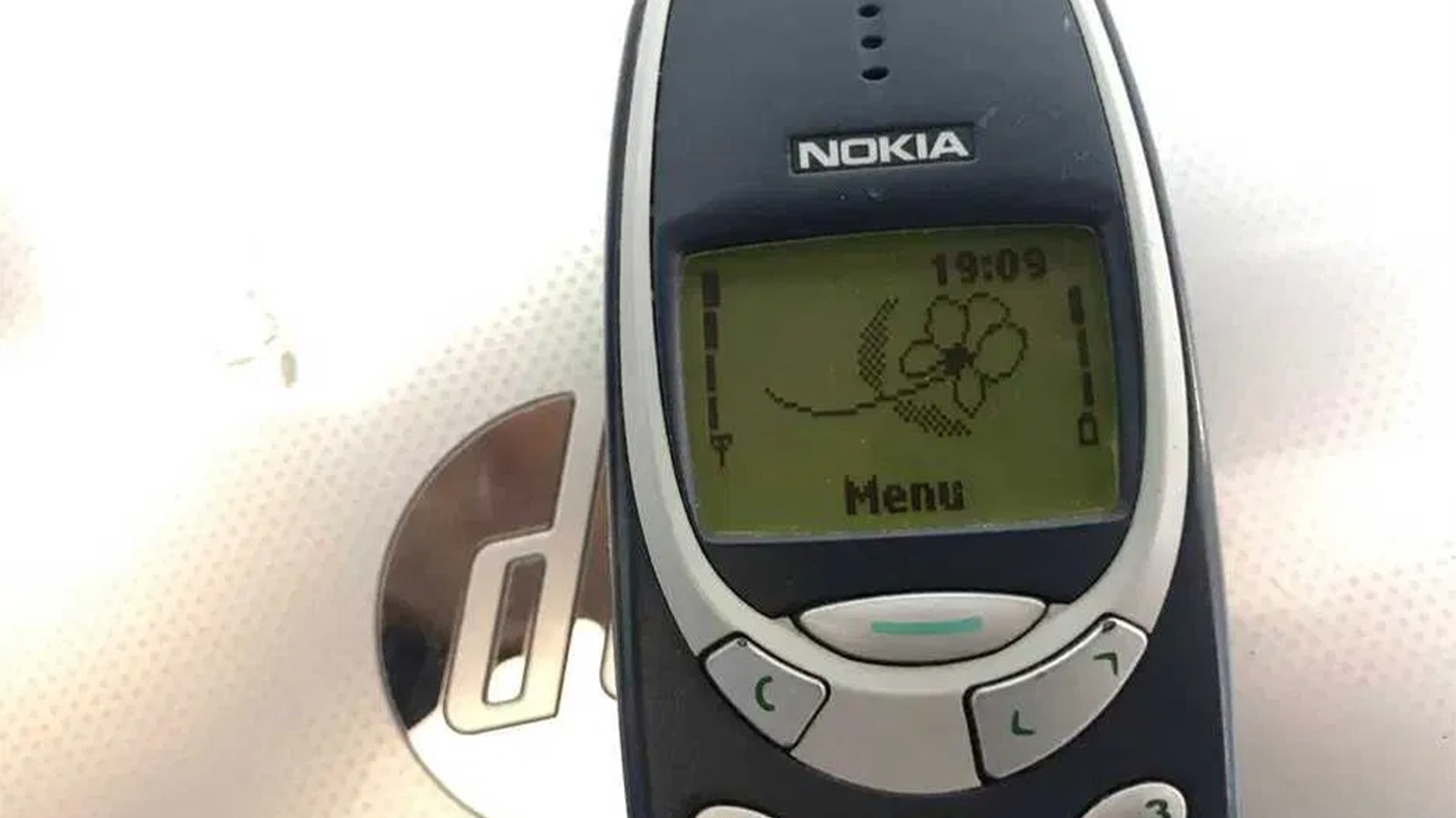 Mai ții minte celebrul telefon mobil Nokia 3310? Cu câți lei se vinde acum, în 2022