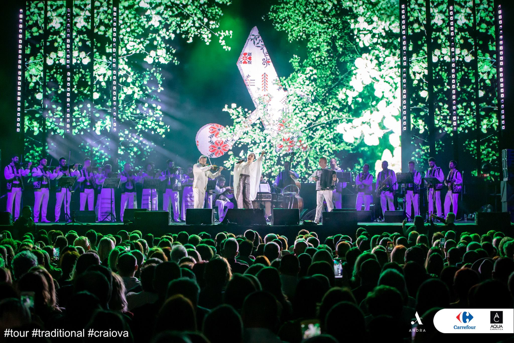 Ce a pățit Andra Măruță în timpul ultimului concert, de la Craiova! Ce au făcut spectatorii din primul rând