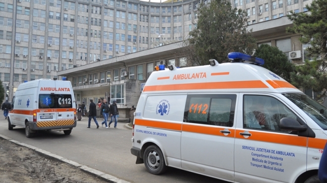 O femeie din Constanța s-a aruncat de pe un bloc, după ce a aflat că iubita ei o înșală cu un bărbat